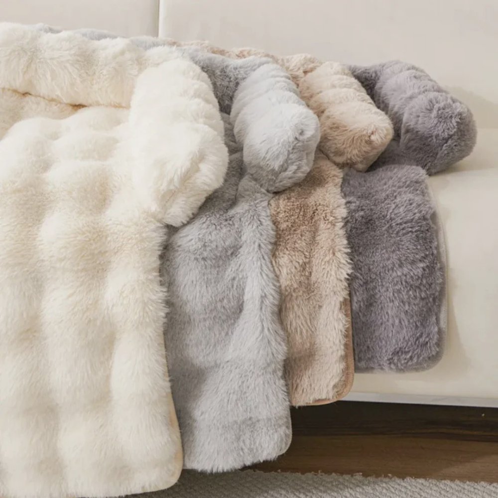 Nordisk Filt™️ – CozyFur soffskydd för hundar